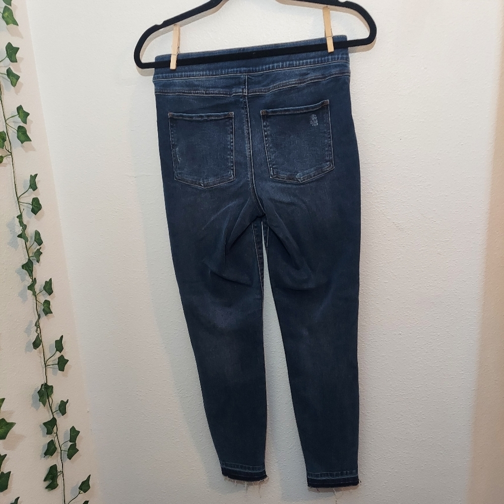 SPANX NWT Distressed Skinny Jeans Medium - Picture 3 of 14